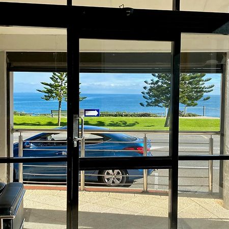 Ocean Beach Hotel Perth Buitenkant foto